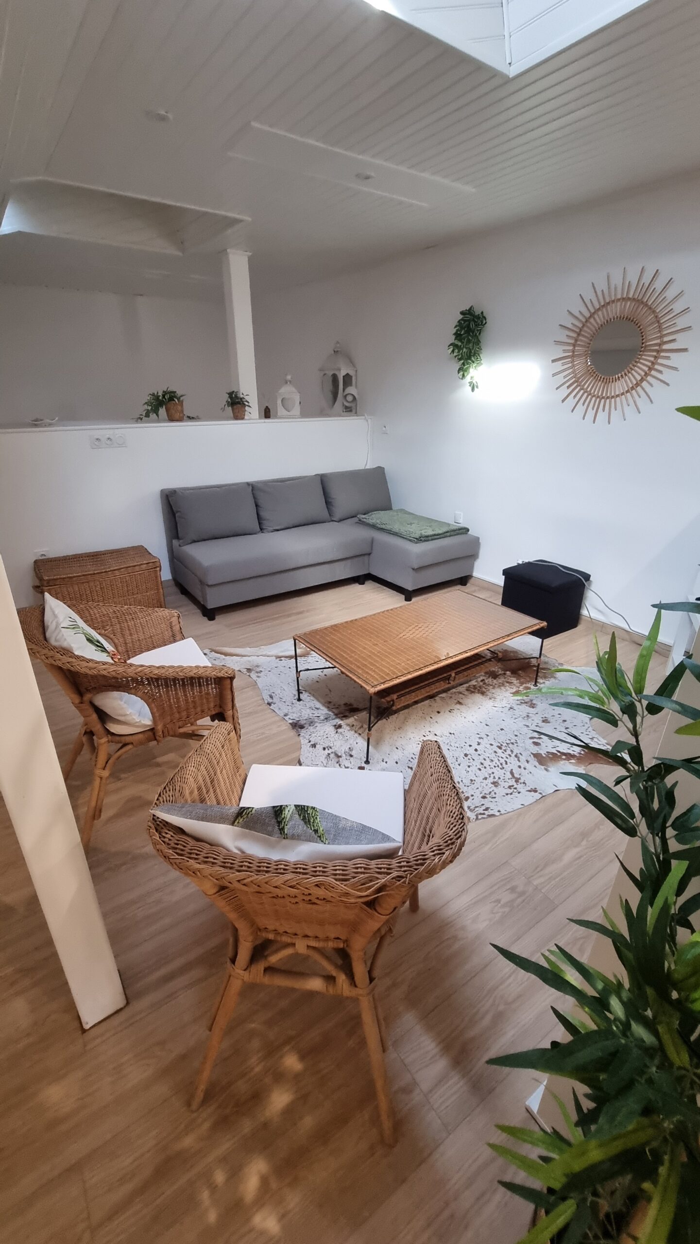 Coin repas et bureau du Loft en duplex